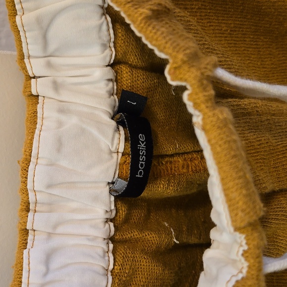 Bassike Slub Rib Athletic Beach Shorts Mustard Seed, L - Picture 3 of 4